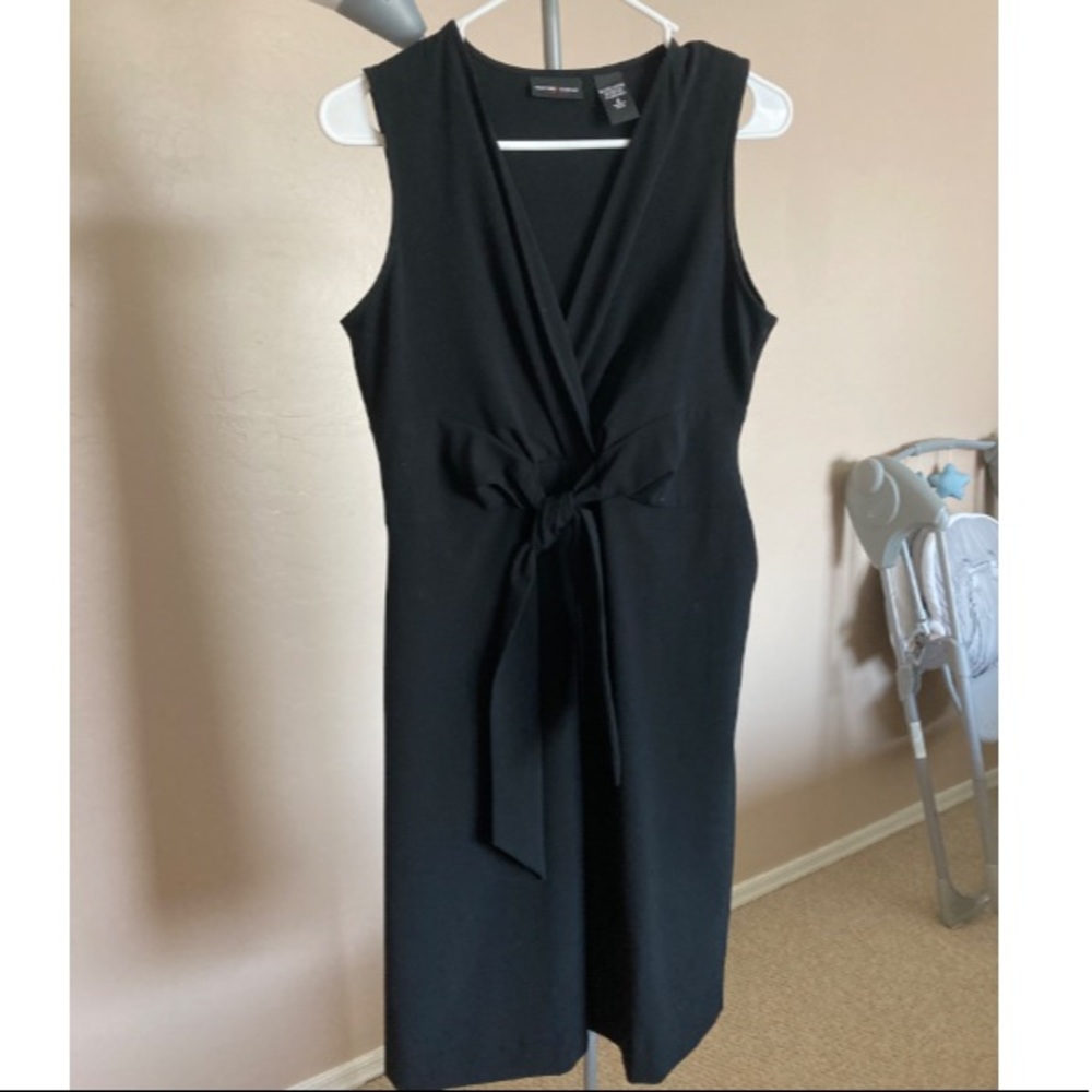 Sleeveless LBD like new!
